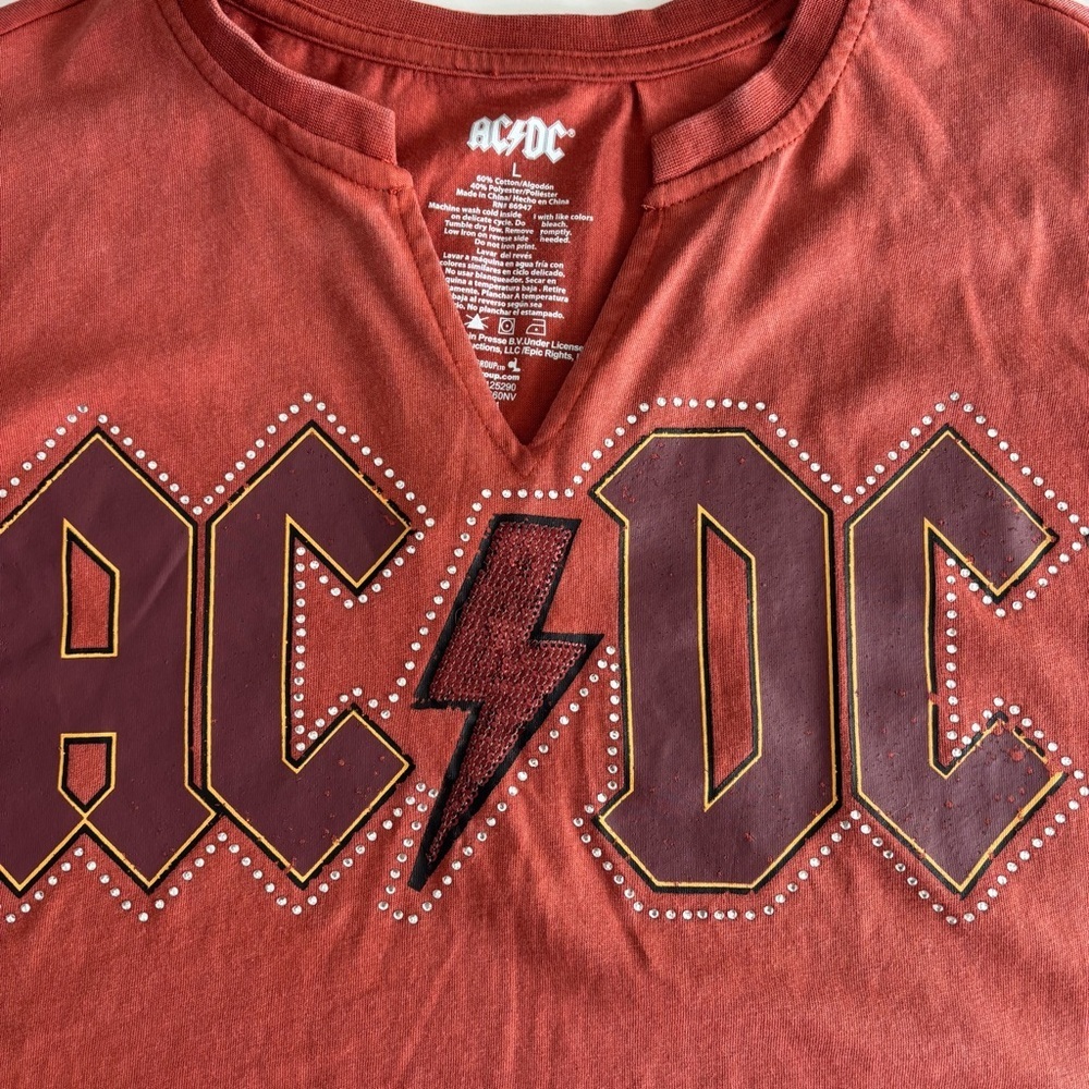 AC/DC Maroon Graphic Cropped Tee Sz L - Picture 4 of 8